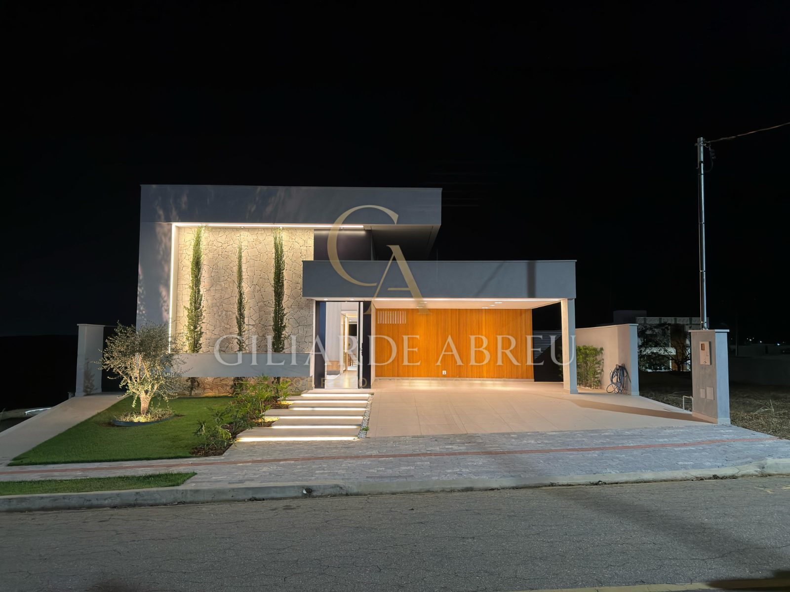 Casa Mobiliada e Decorada 4 suítes Condomínio Parque Lagoa Silvana