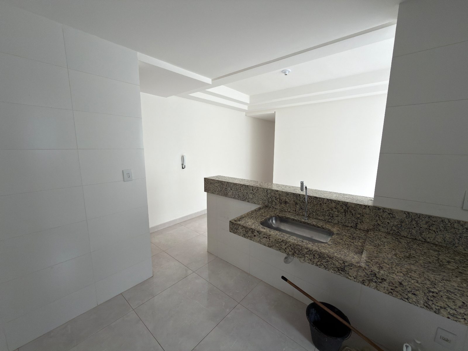 Apartamento 3 quartos com suíte e 2 vagas cobertas no Caravelas — foto 16