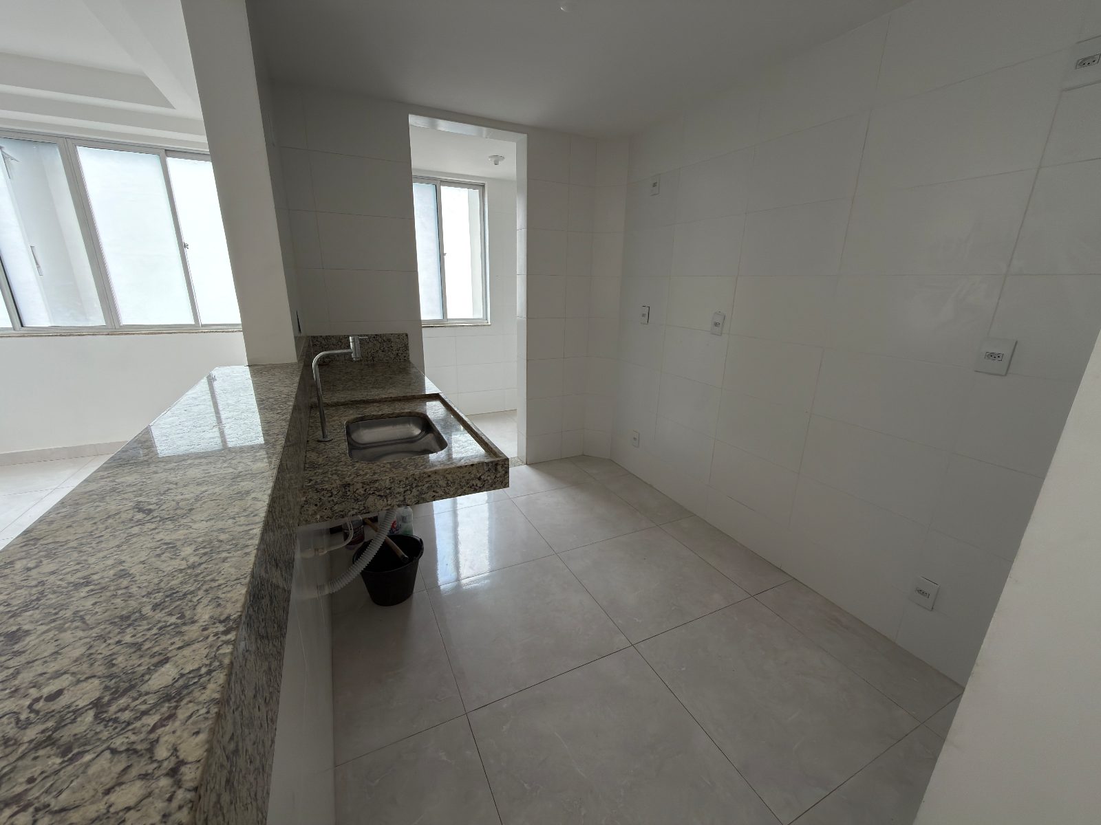 Apartamento 3 quartos com suíte e 2 vagas cobertas no Caravelas — foto 14